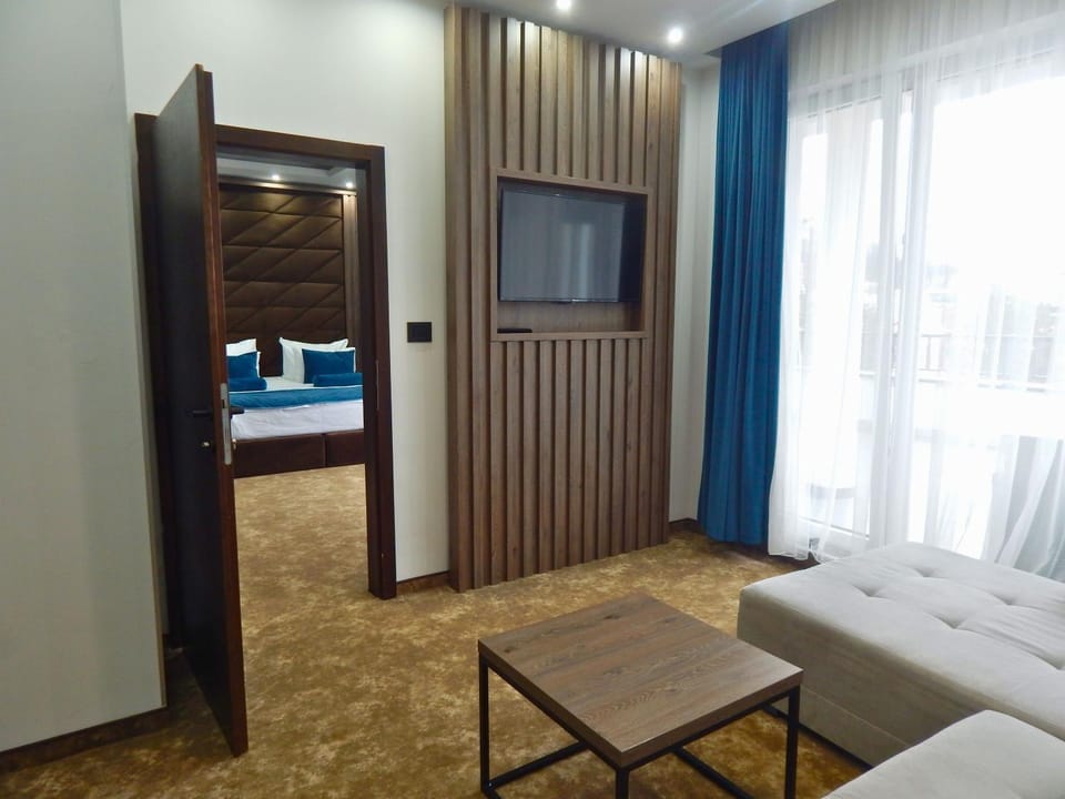 TV and multimedia, Seating area