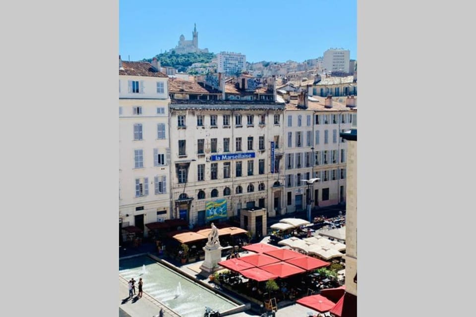 Le Phocéen : T4 balcon vue Vieux-Port Apartment in Marseille