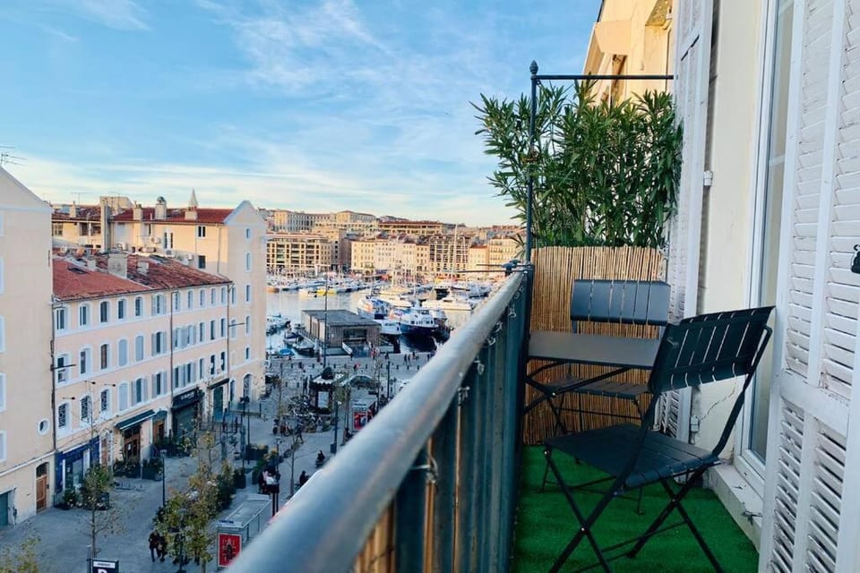 Le Phocéen : T4 balcon vue Vieux-Port Apartment in Marseille
