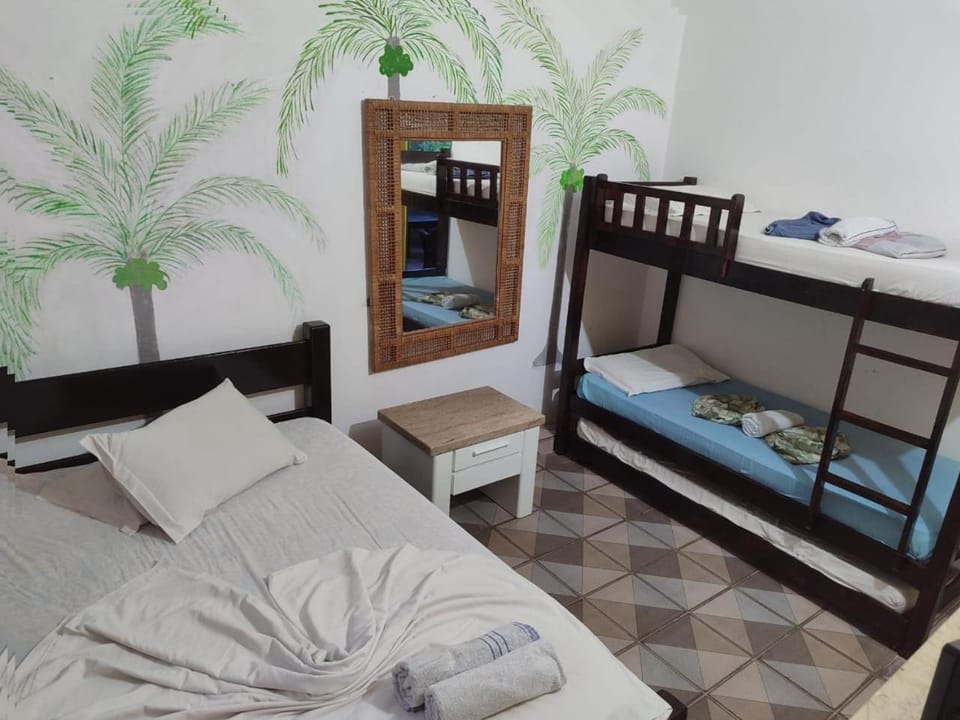 Photo of the whole room, bunk bed, towels