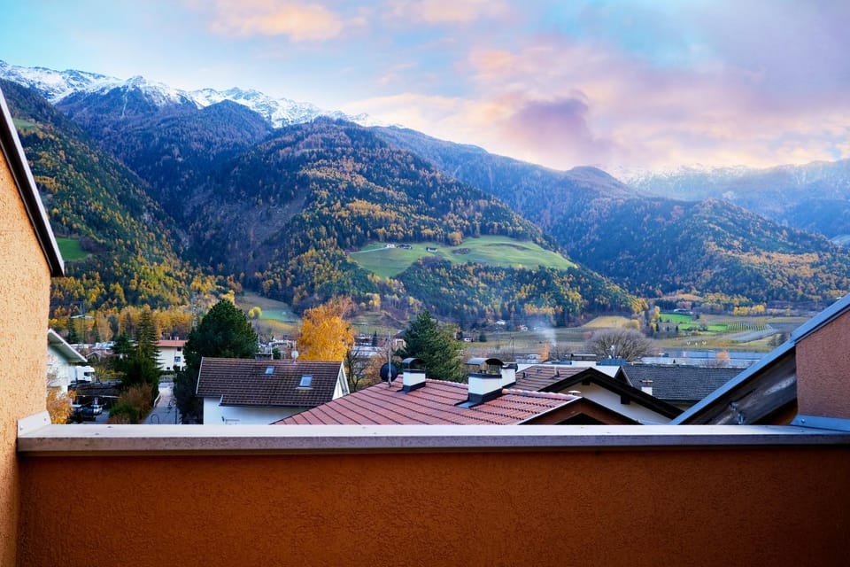 Balcony/Terrace, Mountain view