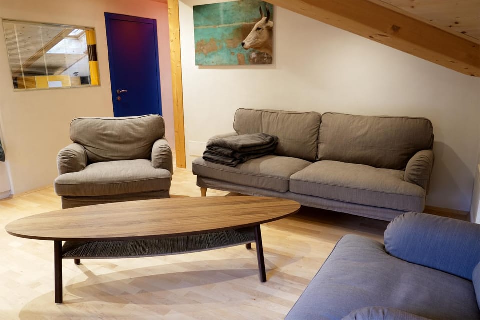 Living room, Seating area