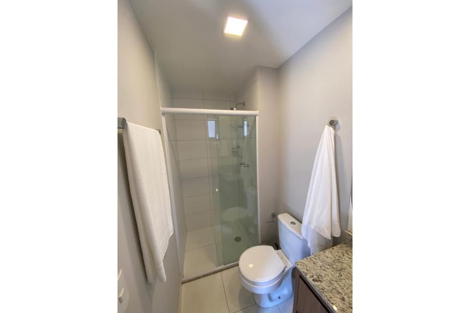 Toilet, Bathroom, Decorative detail, Area and facilities