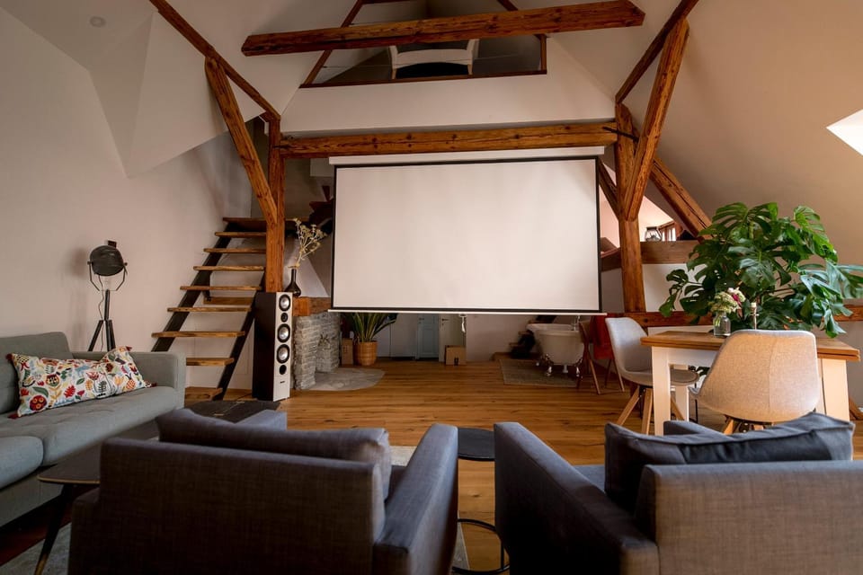 TV and multimedia, Living room, Seating area