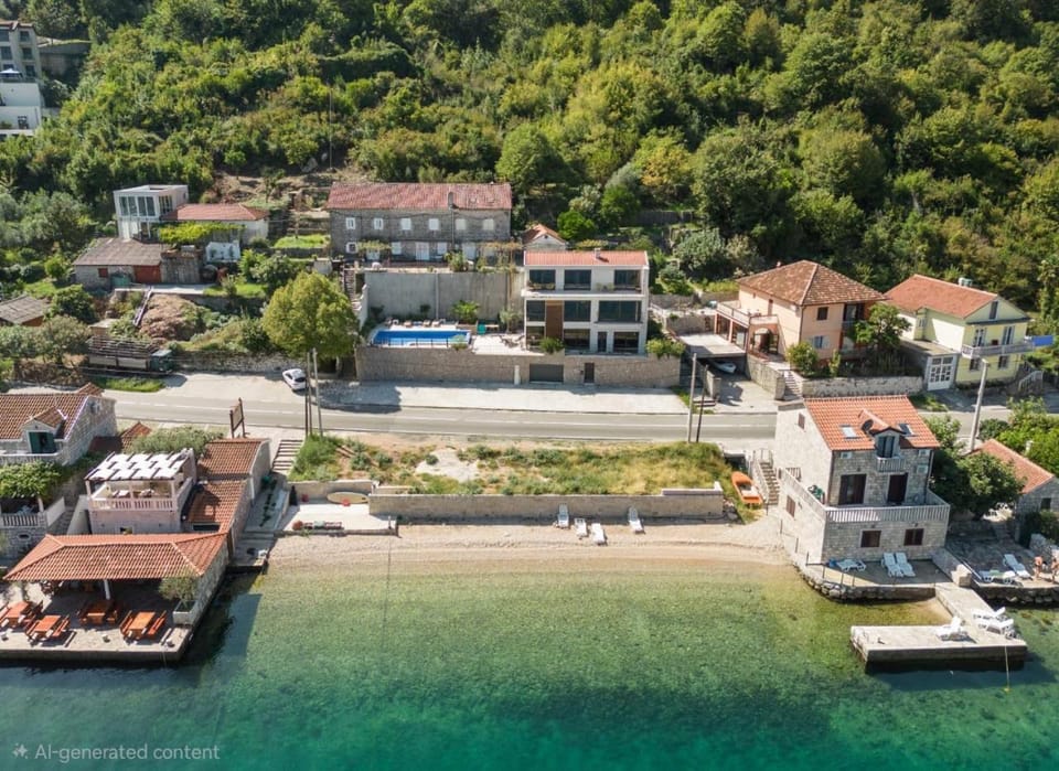 Property building, Day, Neighbourhood, Natural landscape, Bird's eye view, Beach, Sea view, Location