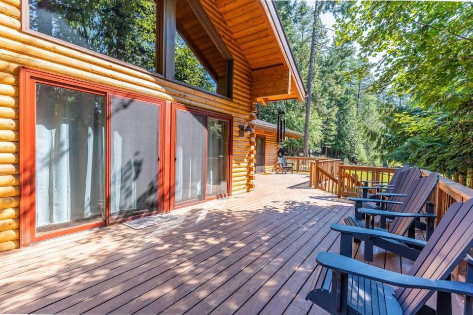 Northwoods Dream Retreat House in Glacier National Park