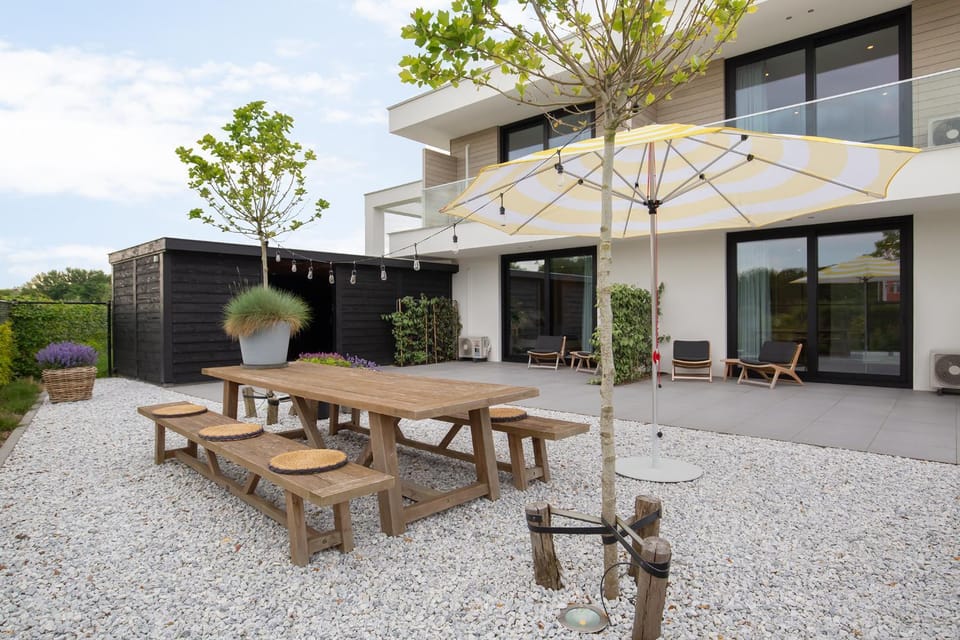 Property building, Patio, Day, Garden, View (from property/room), Balcony/Terrace, Dining area, Garden view