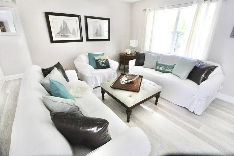 Living room, Seating area