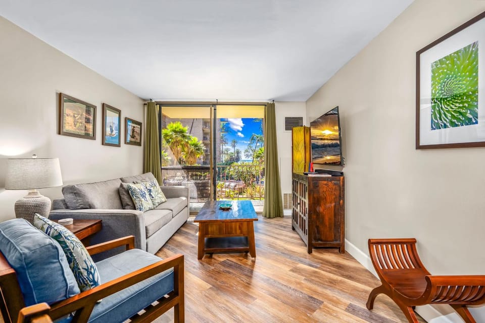 Sea-rene & Tropical Vistas House in Kihei