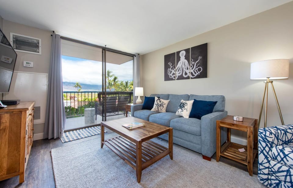 Calming Coastal Vistas House in Kihei