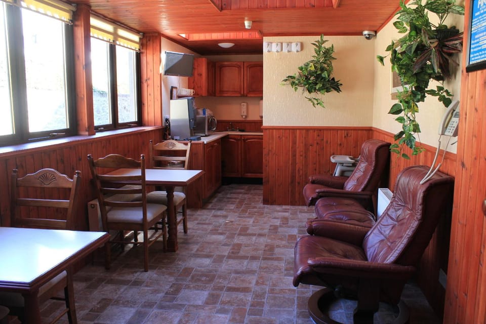 Communal lounge/ TV room, Day