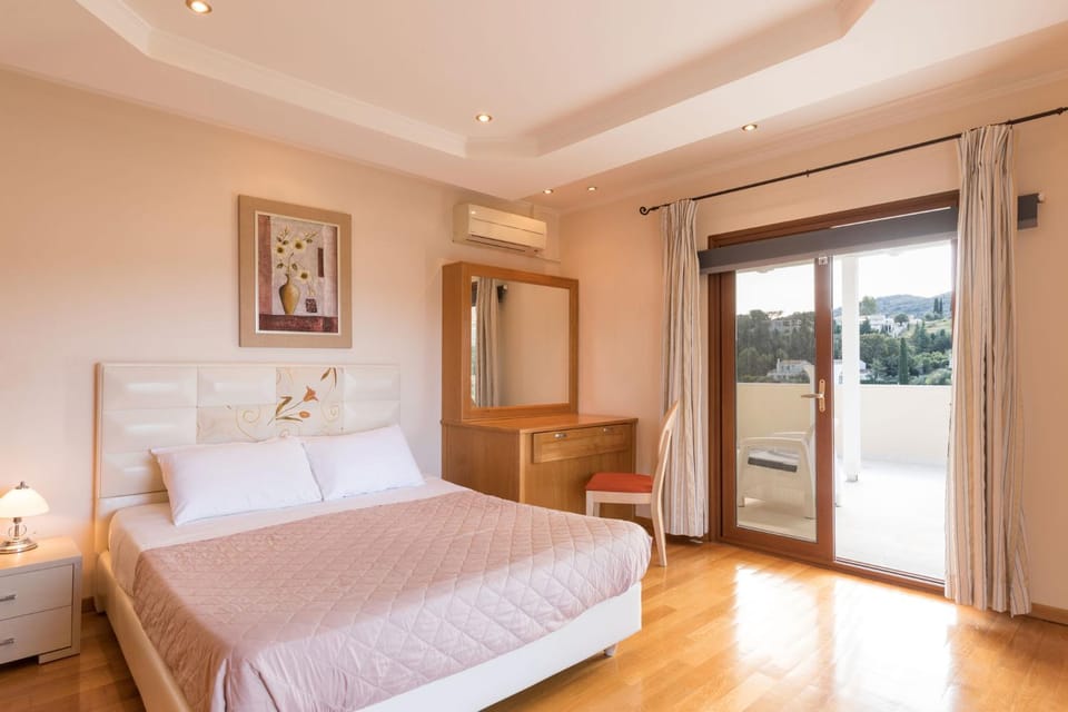 Kassiopi View Villas-Corfu-Villa Eleni,4 bedrooms,large private pool,prime location Villa in Corfu, Greece