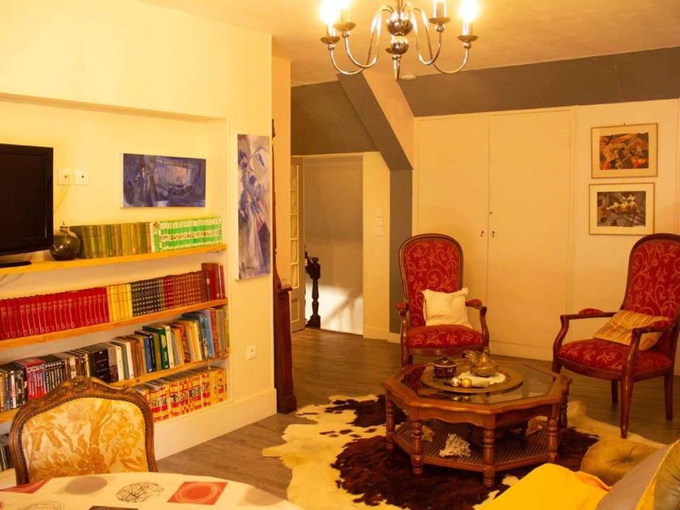 Gîte spacieux au cœur du Val de Loire, entre Orléans et Blois, avec jardin, cour fermée et BBQ ! - FR-1-590-106 House in Centre-Val de Loire