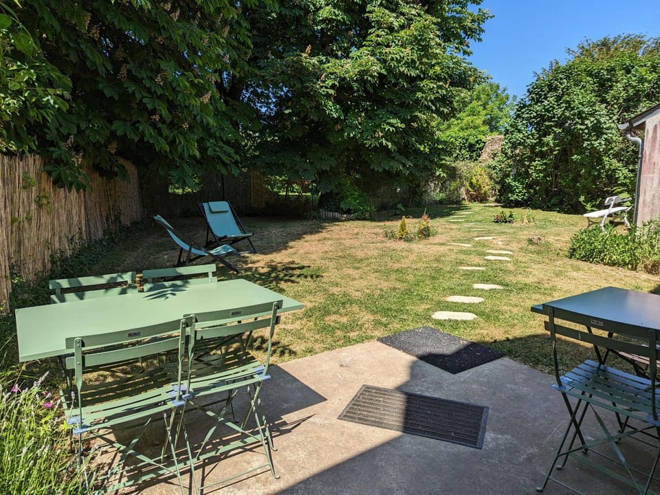 Charmante maison de campagne avec jardin privé, près de Paris et Orléans, idéale pour familles - FR-1-590-136 House in Centre-Val de Loire