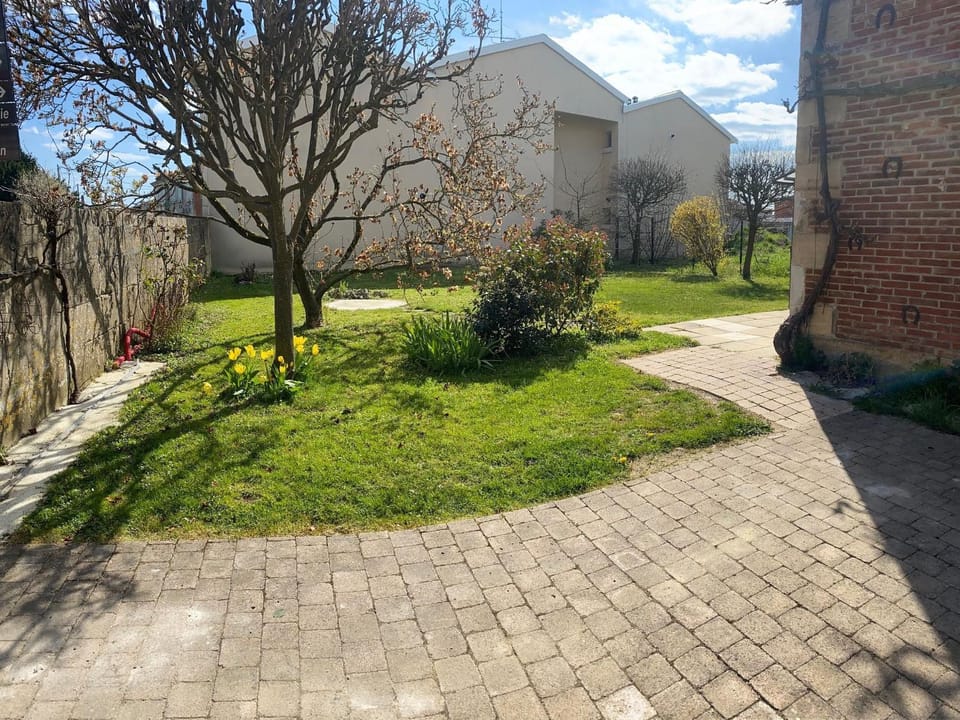Gîte rénové avec jardin clos, cheminée et baby-foot à Contrisson, proche du Lac du Der. - FR-1-585-16 House in Grand Est