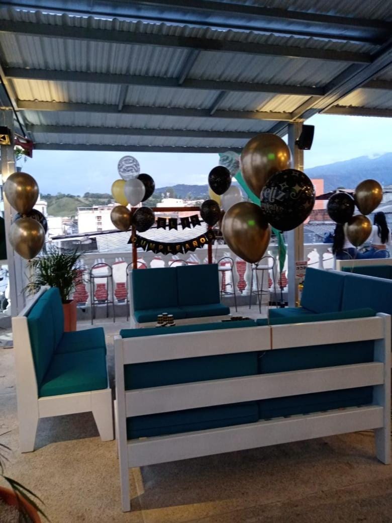 Restaurant/places to eat, Balcony/Terrace, Balcony/Terrace
