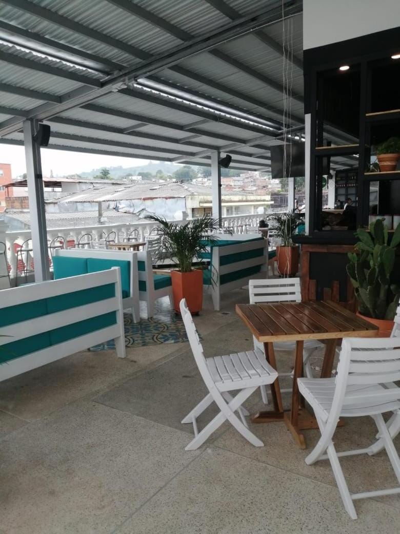 Balcony/Terrace, City view, Mountain view