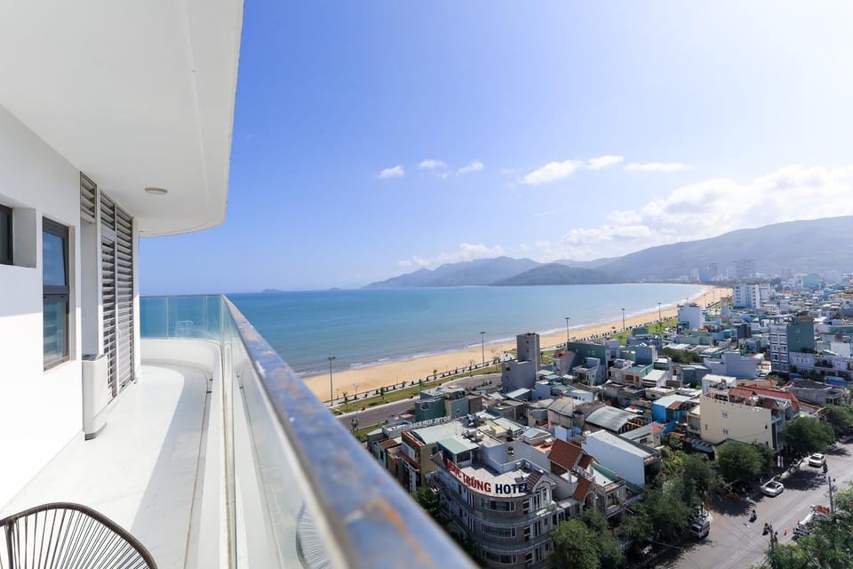 Balcony/Terrace, City view, Sea view, Street view