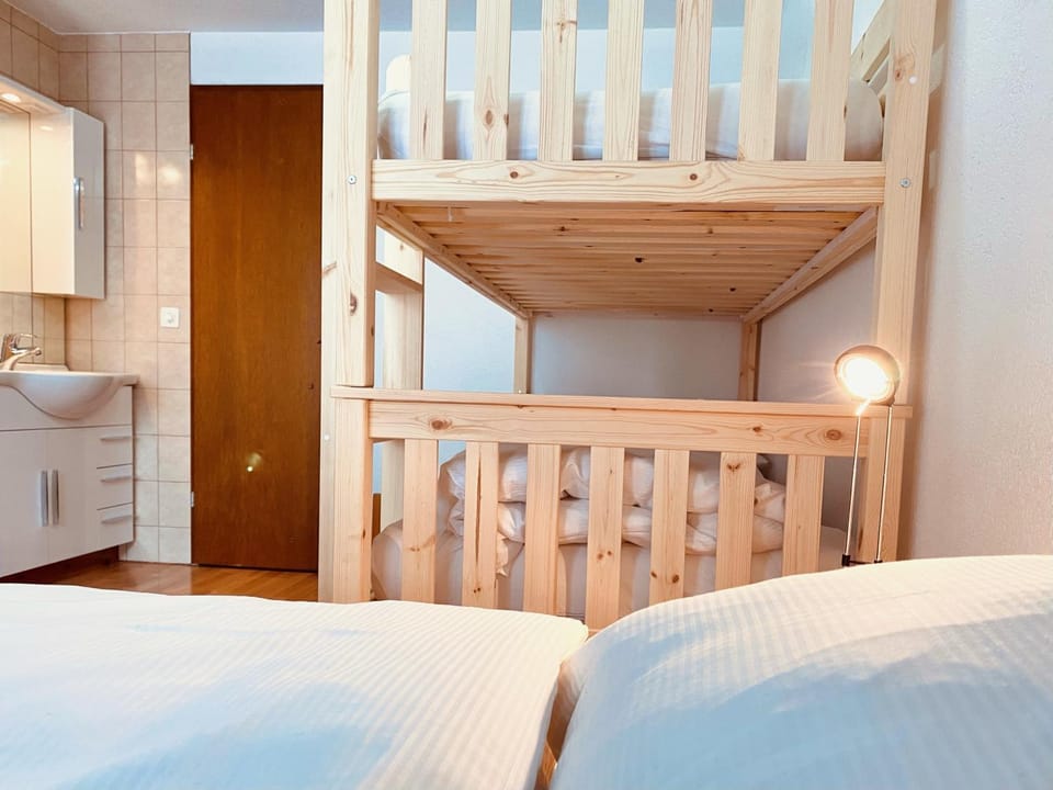 Bed, Bedroom, bunk bed