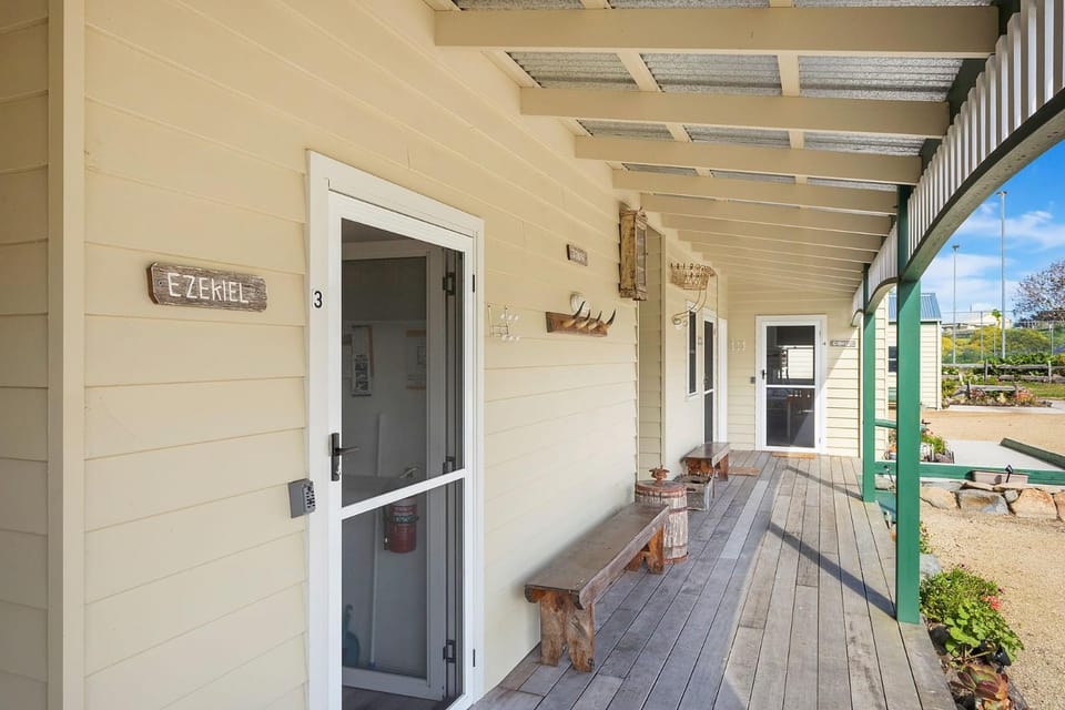 Henkley Cottage 3 Ezekiel Farm Stay in Central Tilba