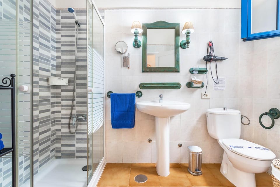 Bathroom, Living room