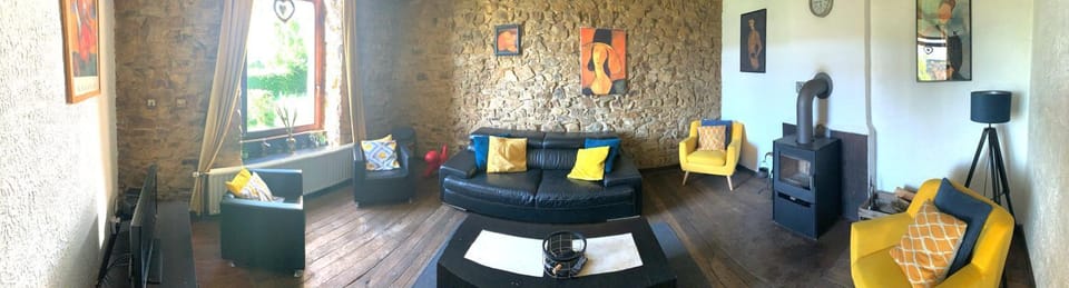 L'ancienne école d'Erpigny House in Wallonia, Belgium