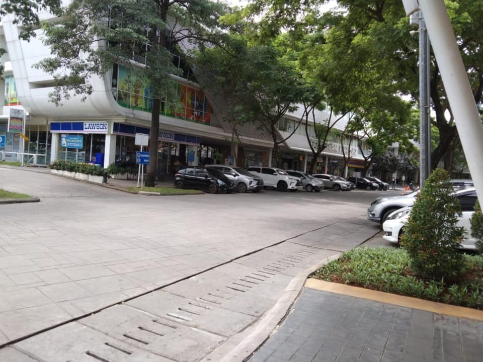Property building, Restaurant/places to eat, Swimming pool