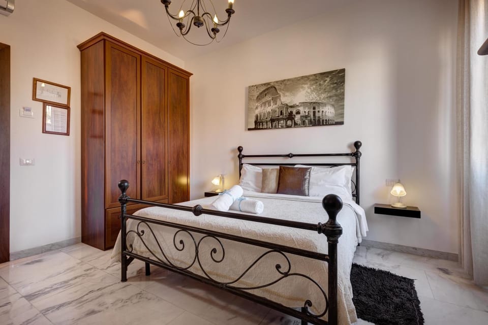 Decorative detail, Bedroom