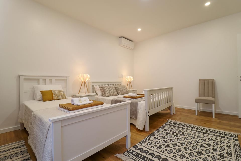 Bed, Bedroom, air conditioner