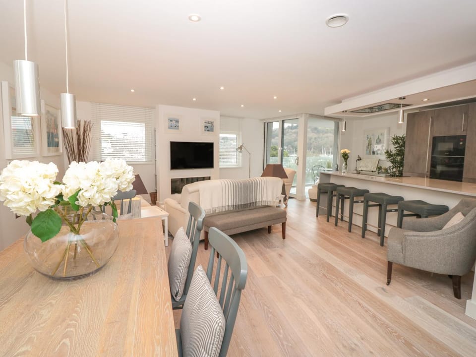 2 Sails Apartment in Dartmouth