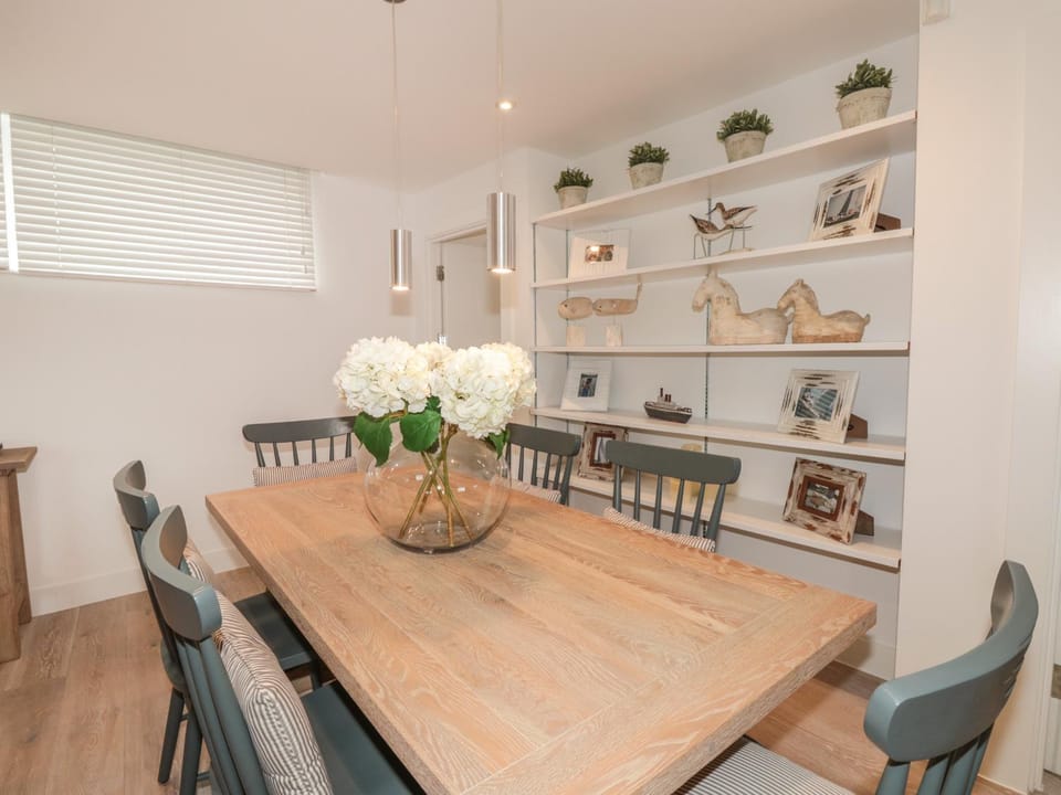 2 Sails Apartment in Dartmouth