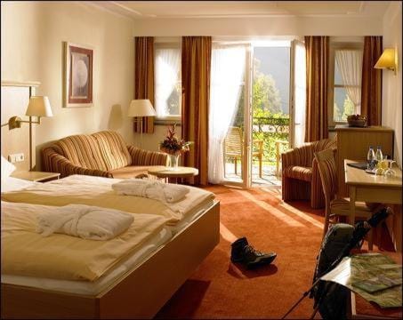 Bed, View (from property/room), Balcony/Terrace, Living room, Photo of the whole room, Seating area