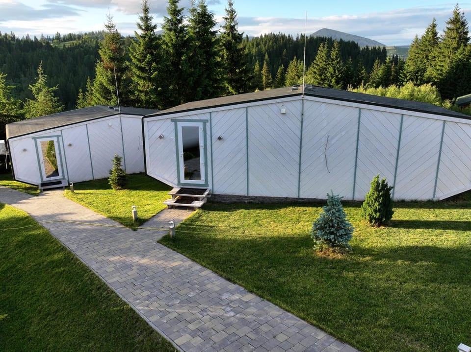 Space Place Nature lodge in Ukraine