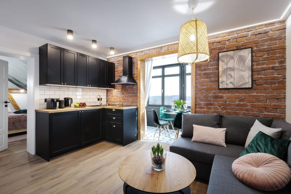 Kitchen or kitchenette, Seating area