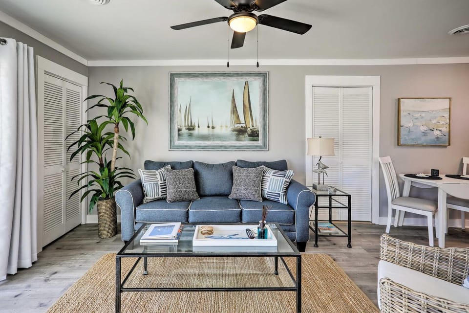 Walk to Surfside Beach: Studio w/ Covered Balcony Apartment in Surfside Beach