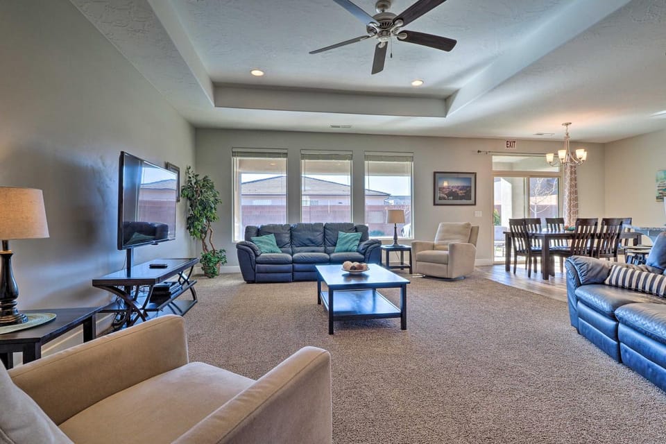 Adventure Bound Home w/ Pickleball, Hot Tub & More House in Hurricane