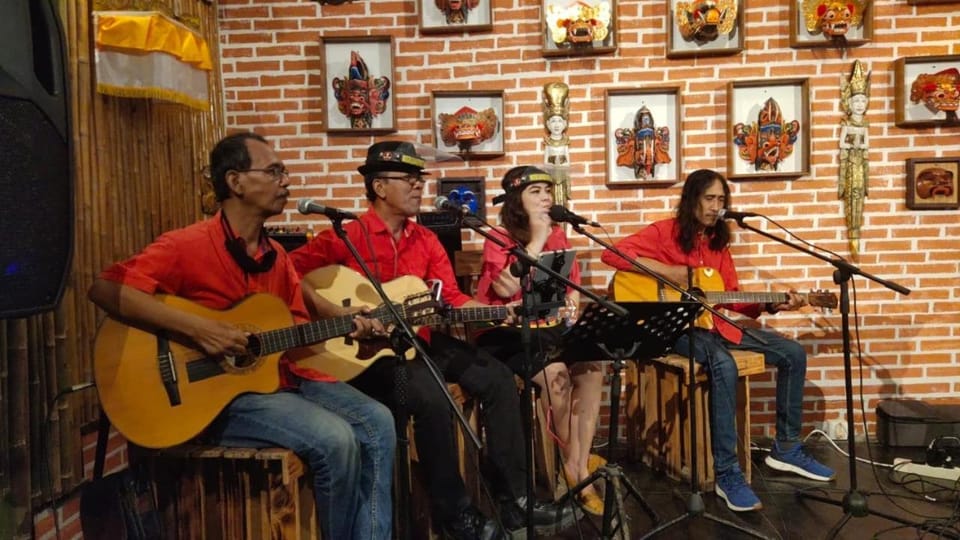 People, Activities, Lounge or bar, Evening entertainment
