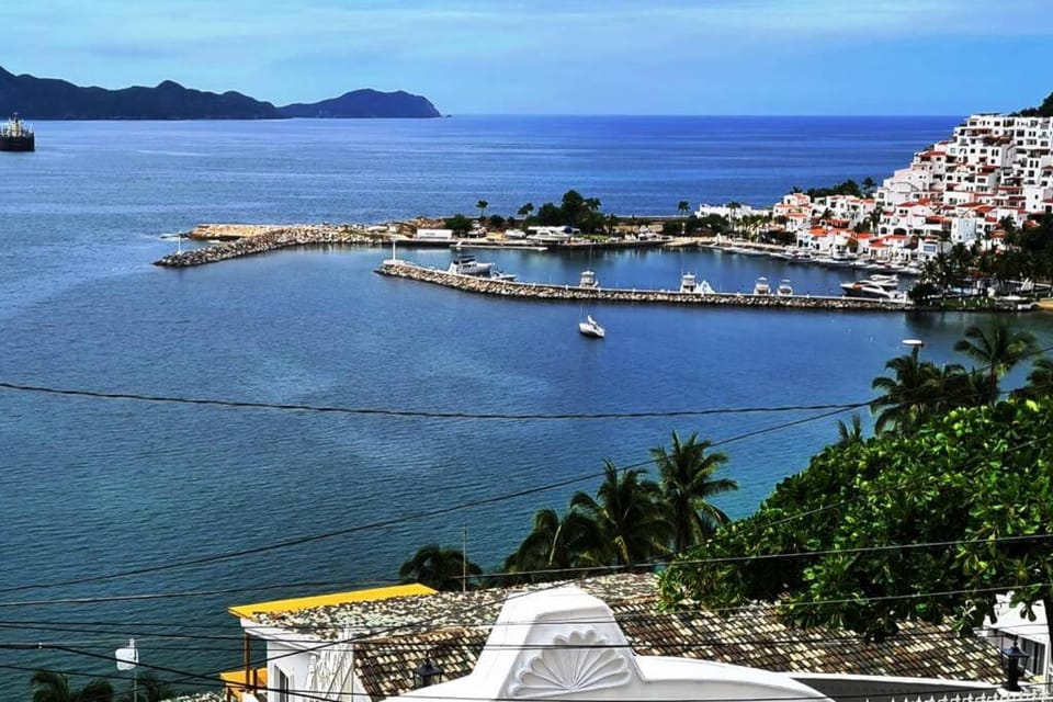 64 Peninsula del Capitan Apartment in Manzanillo