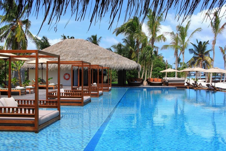 Facade/entrance, Swimming pool, Swimming pool