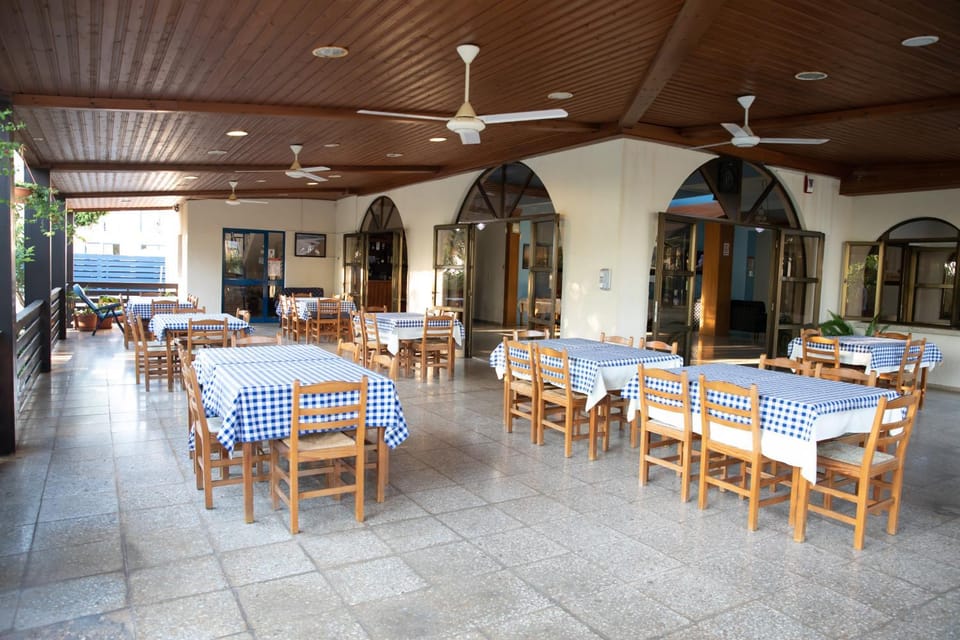 West End Hotel Hotel in Peyia