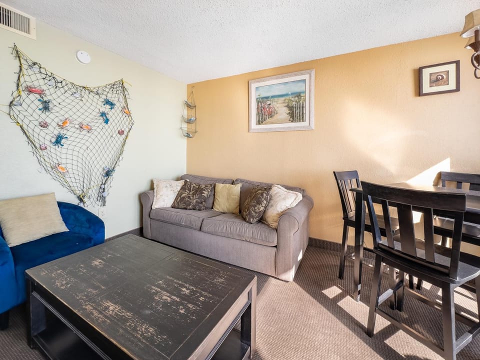 Oceanfront 1 bedroom Sand Dunes 2626 Sleeps 6 House in Myrtle Beach