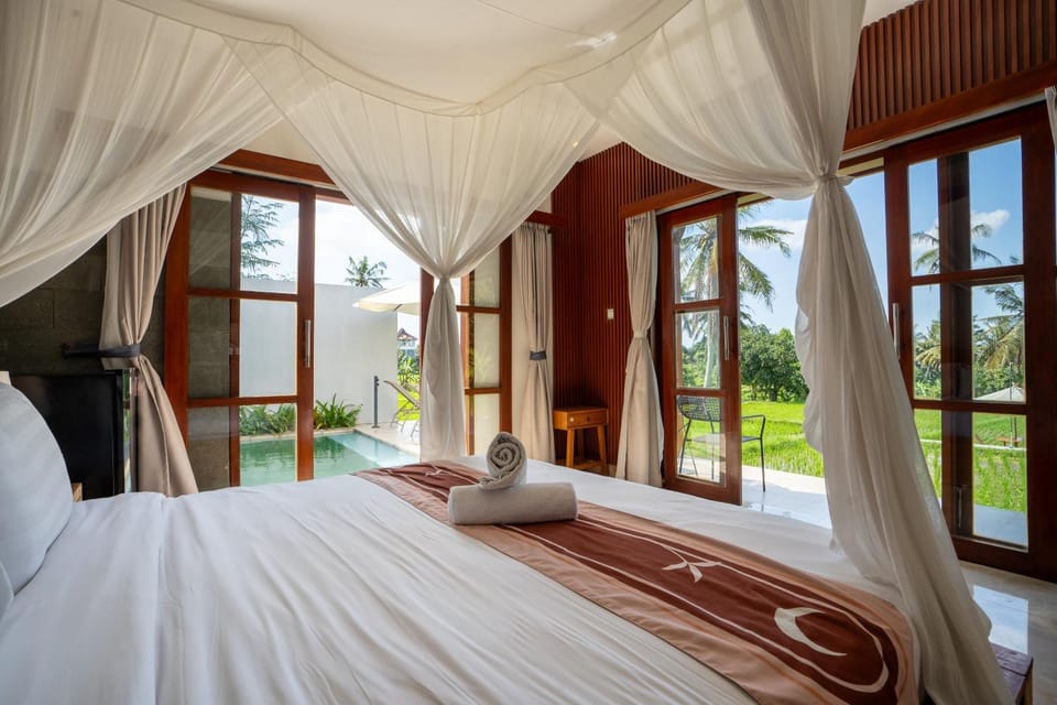 Bed, Garden, Photo of the whole room, Bedroom, Garden view