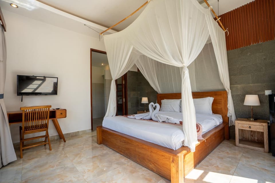 Bed, TV and multimedia, Photo of the whole room, Bedroom, towels