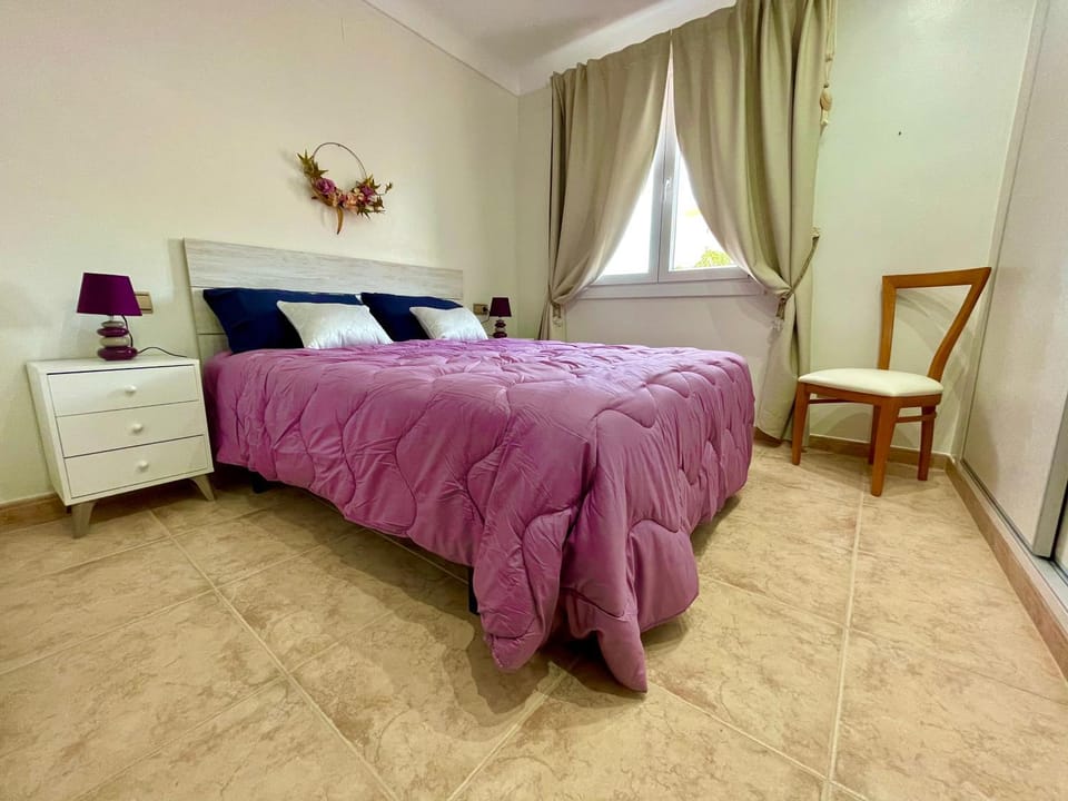 Royal Beach Villa Vista Mar Chalet in Torre La Mata