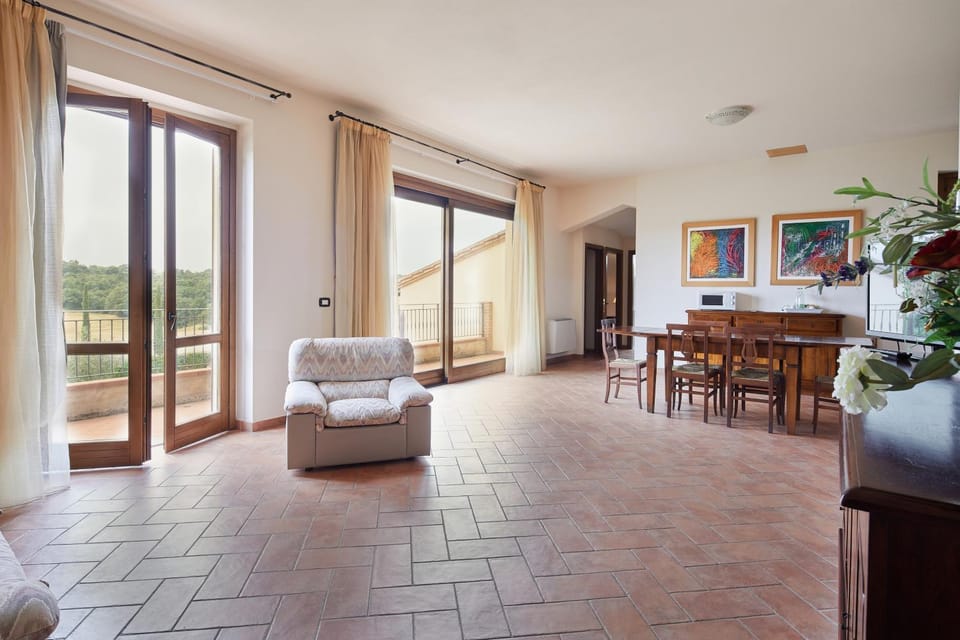 Living room, Dining area