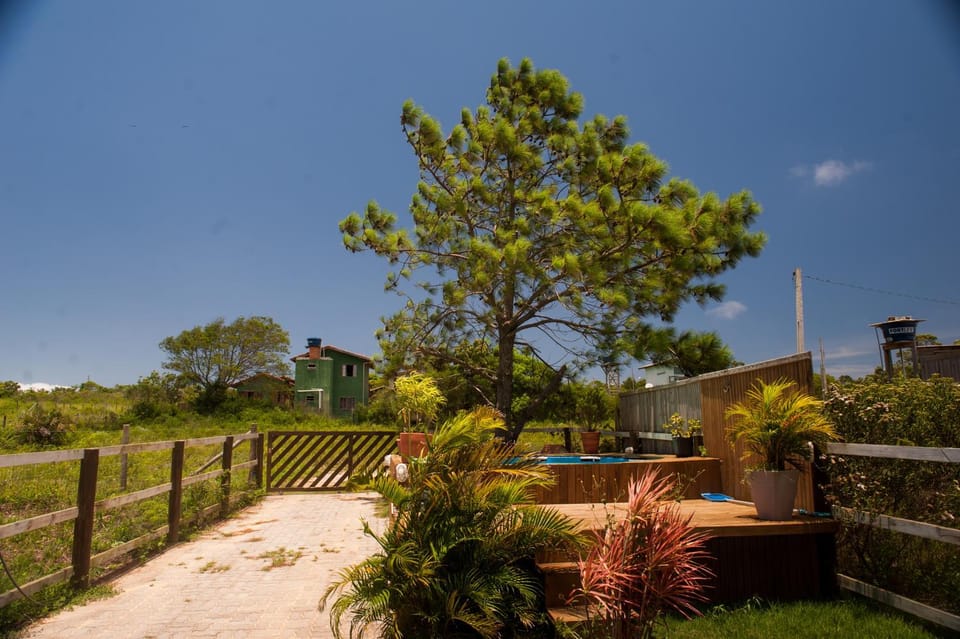 Casa na Praia do Rosa com Piscina House in Imbituba