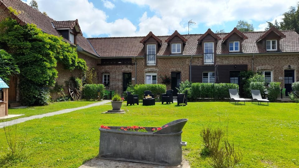 Property building, Garden, Garden view