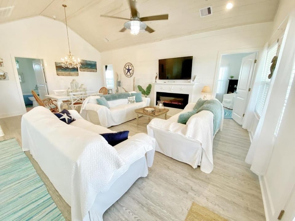 Reader's Retreat home House in Bolivar Peninsula