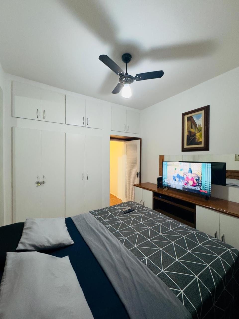 APMARAVILHOSO QUARTO e SALA LEBLON Recém REFORMADO ACEITO 5 pessoas NA ATAULFO DE PAIVA Apartment in Rio de Janeiro