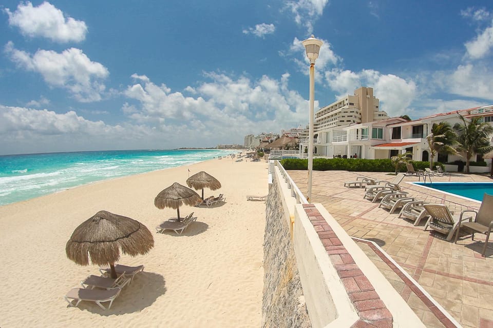 Brisas Shores Beach & OceanFront Apartments 1 or 2 bedrooms Cancun Hotel Zone Apartment in Cancun